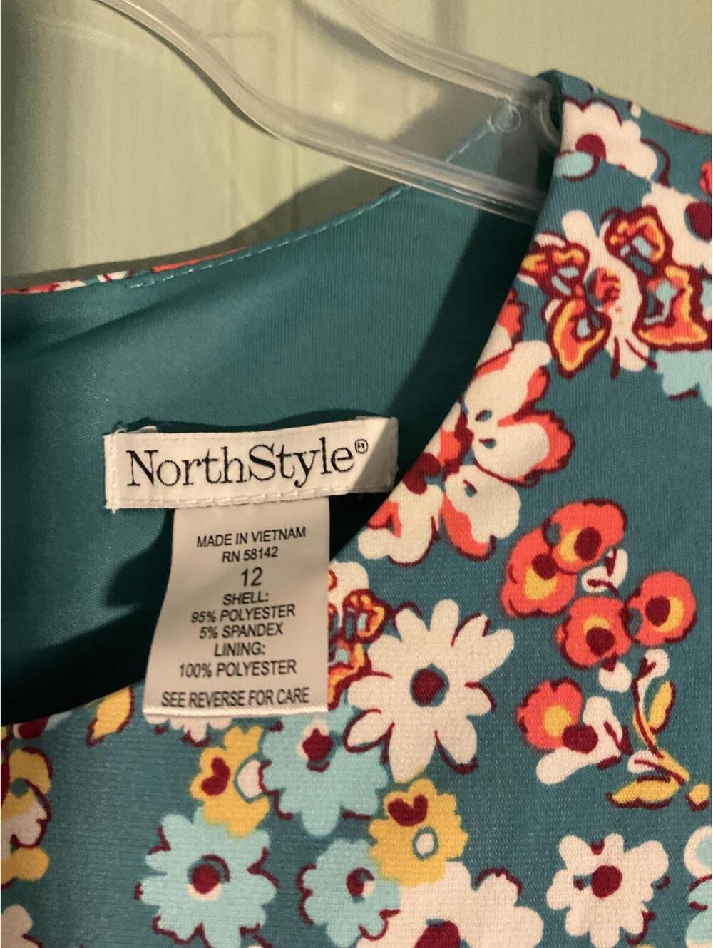 North style Beautiful Floral Print Summer Dress with Pleated Bodice Size 12 - Picture 6 of 9